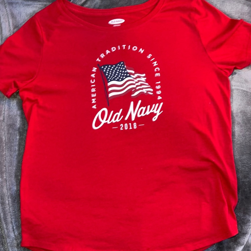 Old navy usa womens size small tee! Worn once